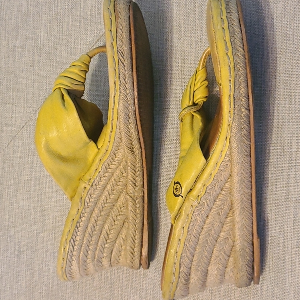 Born Lime Green Yellow Knot Leather 3 Inch Wedge Thong Sandals Size 9 - Picture 9 of 16